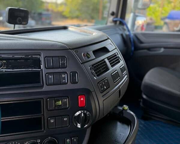 Синий Даф XF 106, объемом двигателя 12.6 л и пробегом 960 тыс. км за 17500 $, фото 5 на Automoto.ua