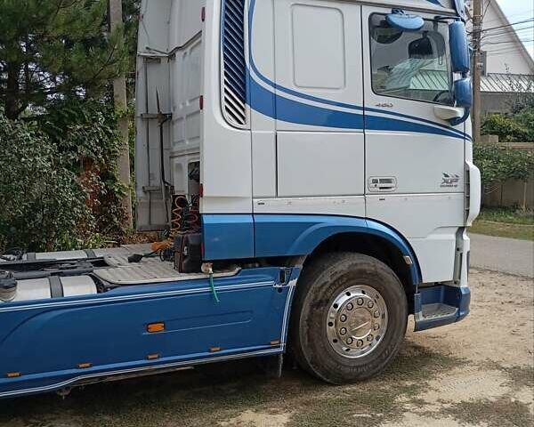 Синий Даф XF 106, объемом двигателя 12.9 л и пробегом 900 тыс. км за 22500 $, фото 4 на Automoto.ua