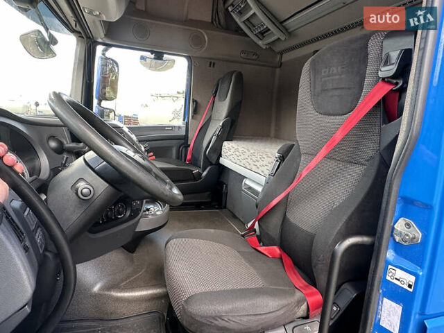 Синий Даф XF 106, объемом двигателя 11 л и пробегом 554 тыс. км за 23000 $, фото 8 на Automoto.ua