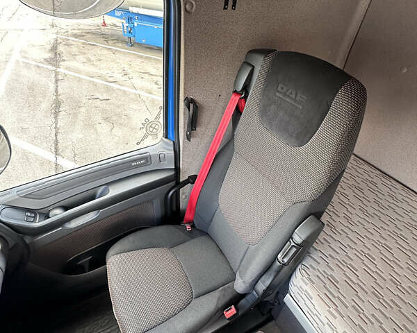Синий Даф XF 106, объемом двигателя 11 л и пробегом 554 тыс. км за 23000 $, фото 4 на Automoto.ua