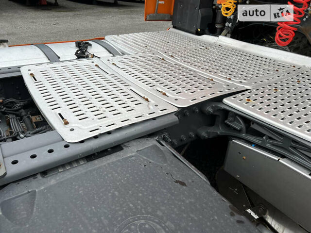 Оранжевый Даф XF 106, объемом двигателя 0 л и пробегом 890 тыс. км за 23354 $, фото 13 на Automoto.ua