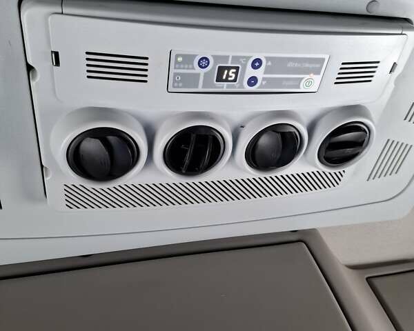 Оранжевый Даф XF 106, объемом двигателя 0 л и пробегом 574 тыс. км за 41000 $, фото 31 на Automoto.ua