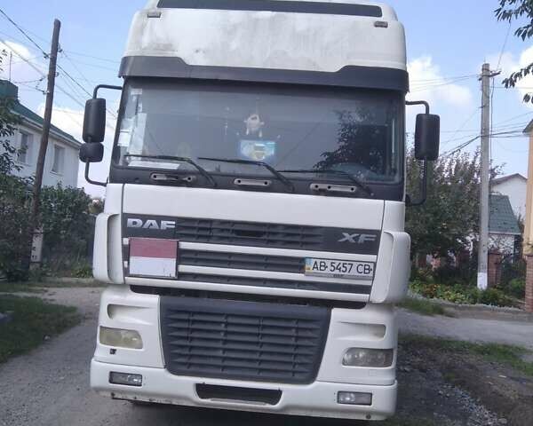 Белый Даф XF 95, объемом двигателя 12.6 л и пробегом 10 тыс. км за 17000 $, фото 1 на Automoto.ua
