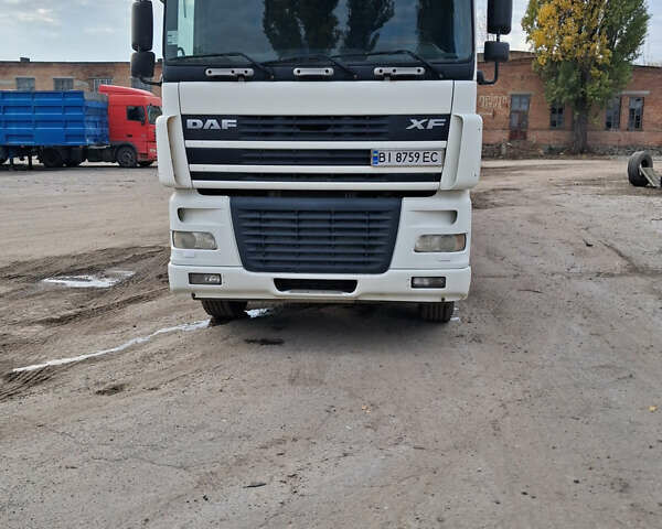 Белый Даф XF 95, объемом двигателя 12.58 л и пробегом 100 тыс. км за 15900 $, фото 4 на Automoto.ua