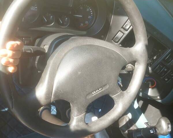 Білий Даф XF 95, об'ємом двигуна 12.58 л та пробігом 300 тис. км за 15000 $, фото 1 на Automoto.ua