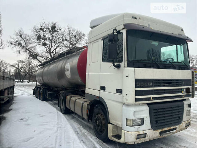 Белый Даф XF 95, объемом двигателя 12.58 л и пробегом 999 тыс. км за 4500 $, фото 1 на Automoto.ua
