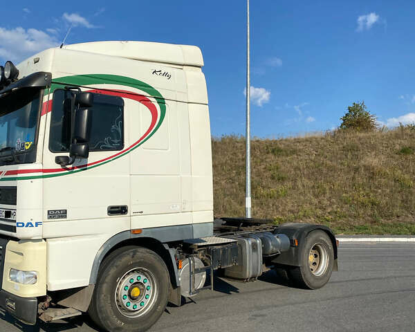 Белый Даф XF 95, объемом двигателя 12.6 л и пробегом 900 тыс. км за 7900 $, фото 3 на Automoto.ua