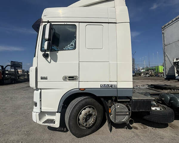 Белый Даф XF 95, объемом двигателя 12.58 л и пробегом 2 тыс. км за 9999 $, фото 3 на Automoto.ua