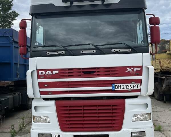 Белый Даф XF 95, объемом двигателя 12.58 л и пробегом 2 тыс. км за 8000 $, фото 1 на Automoto.ua