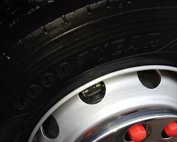 Красный Даф XF 95, объемом двигателя 12.58 л и пробегом 789 тыс. км за 18000 $, фото 29 на Automoto.ua