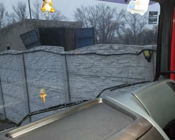 Красный Даф XF 95, объемом двигателя 12.58 л и пробегом 789 тыс. км за 18000 $, фото 107 на Automoto.ua