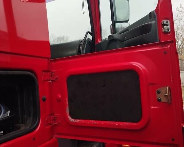 Красный Даф XF 95, объемом двигателя 12.58 л и пробегом 789 тыс. км за 18000 $, фото 148 на Automoto.ua