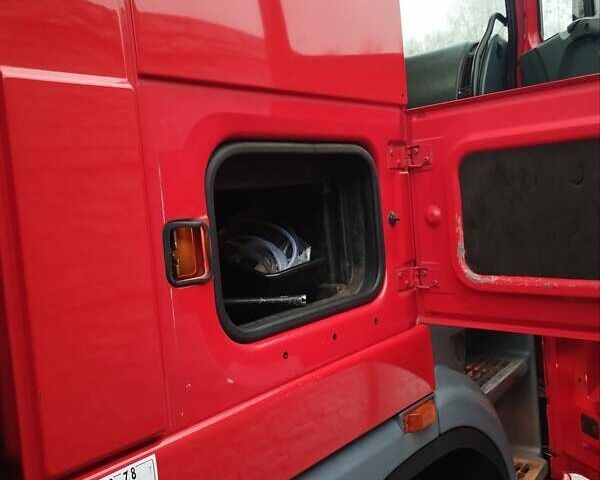 Красный Даф XF 95, объемом двигателя 12.58 л и пробегом 789 тыс. км за 18000 $, фото 80 на Automoto.ua