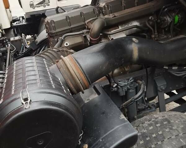 Красный Даф XF 95, объемом двигателя 12.58 л и пробегом 789 тыс. км за 18000 $, фото 175 на Automoto.ua