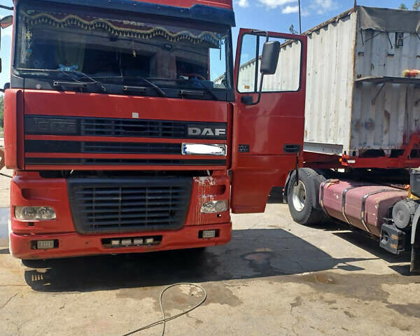 Червоний Даф XF 95, об'ємом двигуна 12.58 л та пробігом 60 тис. км за 11000 $, фото 1 на Automoto.ua