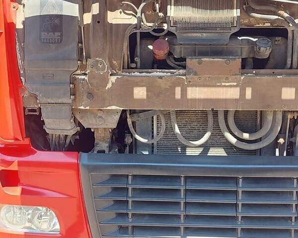 Красный Даф XF 95, объемом двигателя 12.58 л и пробегом 953 тыс. км за 27000 $, фото 16 на Automoto.ua