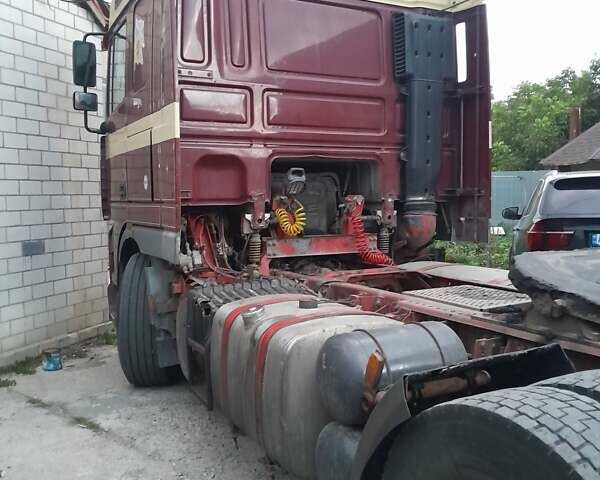 Красный Даф XF 95, объемом двигателя 12.6 л и пробегом 1000 тыс. км за 5000 $, фото 1 на Automoto.ua