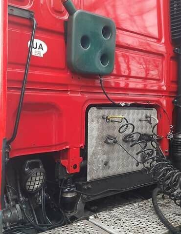 Красный Даф XF 95, объемом двигателя 12.58 л и пробегом 1000 тыс. км за 5500 $, фото 9 на Automoto.ua
