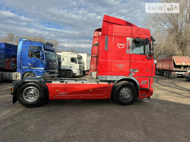 Красный Даф XF 95, объемом двигателя 12 л и пробегом 940 тыс. км за 11699 $, фото 4 на Automoto.ua