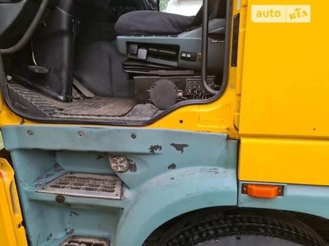 Желтый Даф XF 95, объемом двигателя 12.58 л и пробегом 500 тыс. км за 6500 $, фото 4 на Automoto.ua