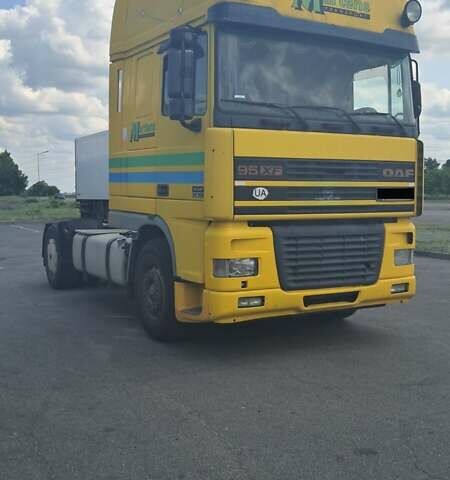 Даф XF 95 2000 у Дніпро (Дніпропетровську) на Automoto.ua Жовтий Даф XF 95, об'ємом двигуна 0 л та пробігом 1000 тис. км за 5000 $, фото 2 на Automoto.ua