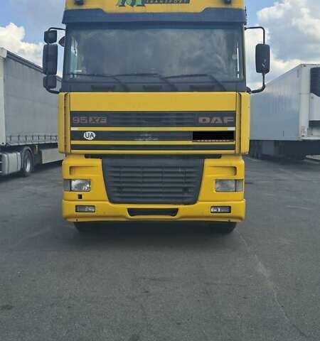 Даф XF 95 2000 у Дніпро (Дніпропетровську) на Automoto.ua Жовтий Даф XF 95, об'ємом двигуна 0 л та пробігом 1000 тис. км за 5000 $, фото 1 на Automoto.ua