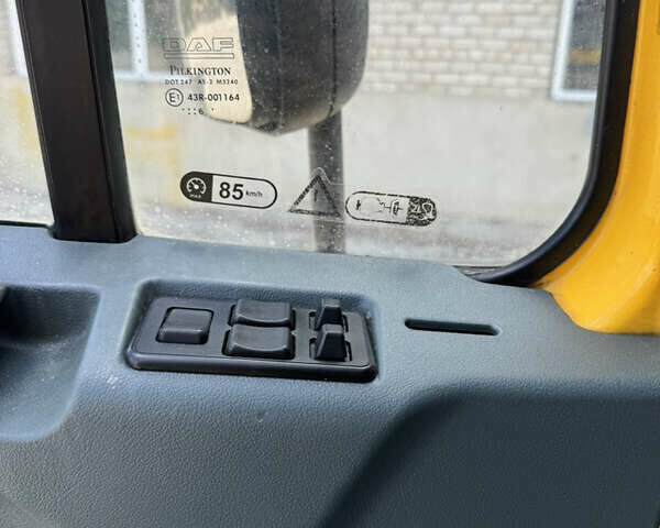 Желтый Даф XF 95, объемом двигателя 12.6 л и пробегом 800 тыс. км за 14000 $, фото 6 на Automoto.ua