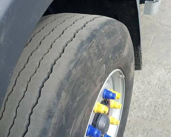 Сірий Даф XF 95, об'ємом двигуна 12.58 л та пробігом 225 тис. км за 21000 $, фото 10 на Automoto.ua