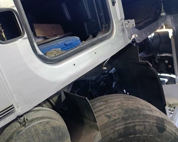 Сірий Даф XF 95, об'ємом двигуна 12.58 л та пробігом 225 тис. км за 21000 $, фото 23 на Automoto.ua