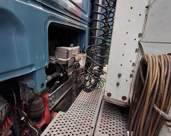 Синий Даф XF 95, объемом двигателя 12.58 л и пробегом 680 тыс. км за 14700 $, фото 13 на Automoto.ua