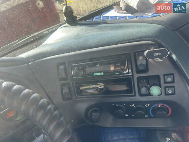 Синий Даф XF 95, объемом двигателя 12.58 л и пробегом 180 тыс. км за 12000 $, фото 4 на Automoto.ua