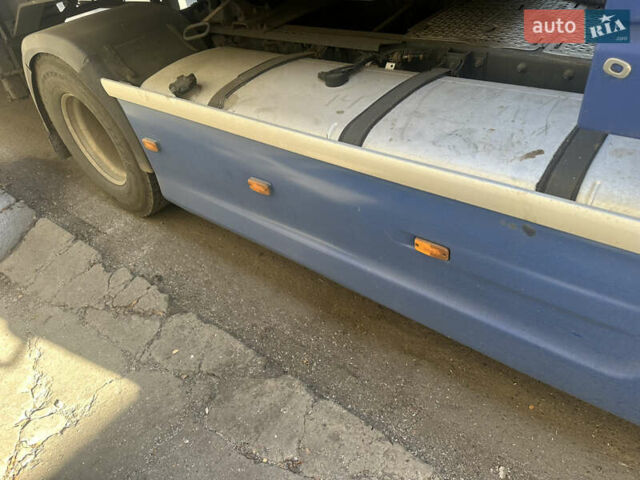 Синий Даф XF 95, объемом двигателя 12.58 л и пробегом 180 тыс. км за 12000 $, фото 2 на Automoto.ua