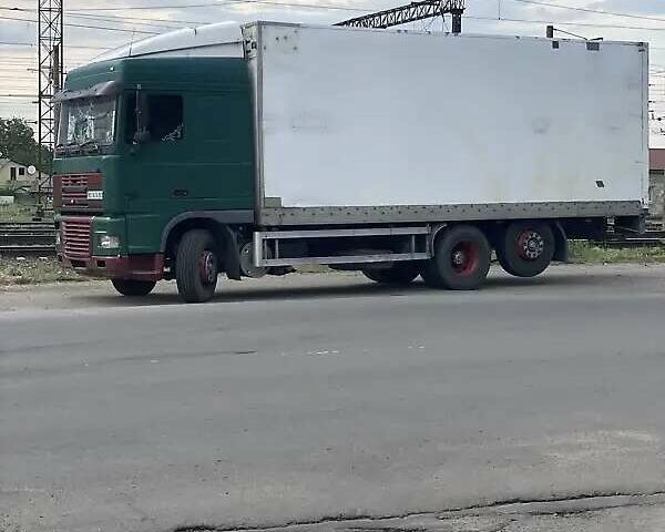 Зеленый Даф XF 95, объемом двигателя 12.5 л и пробегом 777 тыс. км за 13700 $, фото 1 на Automoto.ua