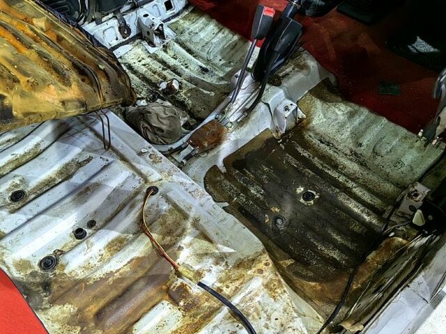 Белый Дайхатсу Шарада, объемом двигателя 1 л и пробегом 400 тыс. км за 550 $, фото 6 на Automoto.ua