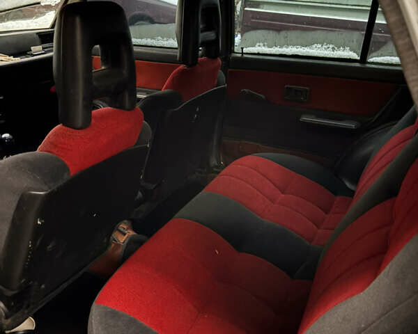 Білий Дайхатсу Charade, об'ємом двигуна 0.99 л та пробігом 150 тис. км за 353 $, фото 3 на Automoto.ua