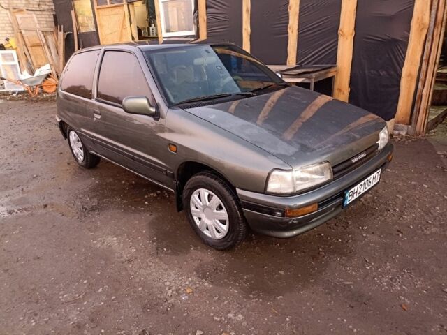 Серый Дайхатсу Шарада, объемом двигателя 0 л и пробегом 250 тыс. км за 1750 $, фото 4 на Automoto.ua