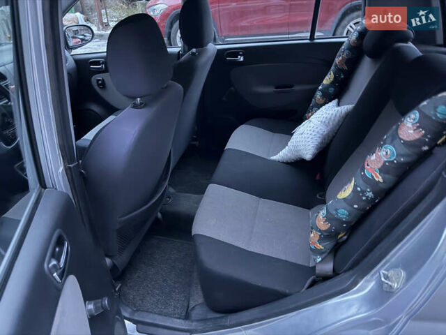 Серый Дайхатсу Куоре, объемом двигателя 0.99 л и пробегом 143 тыс. км за 3400 $, фото 12 на Automoto.ua