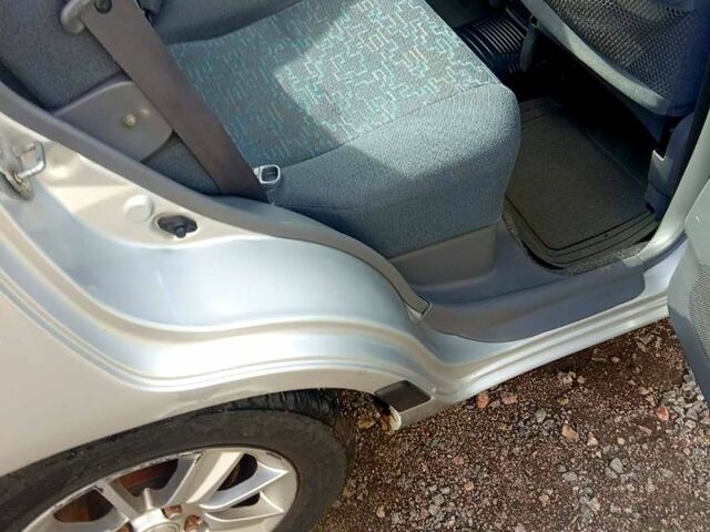 Серый Дайхатсу Гранд Мув, объемом двигателя 1.6 л и пробегом 170 тыс. км за 2300 $, фото 6 на Automoto.ua