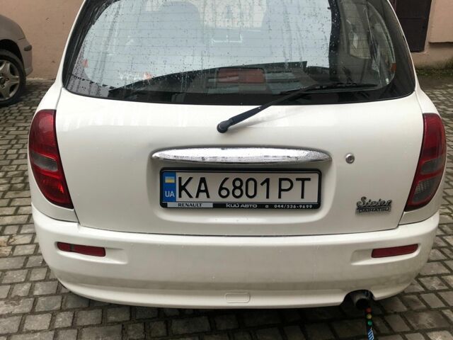 Білий Дайхатсу Sirion, об'ємом двигуна 1 л та пробігом 166 тис. км за 3300 $, фото 1 на Automoto.ua