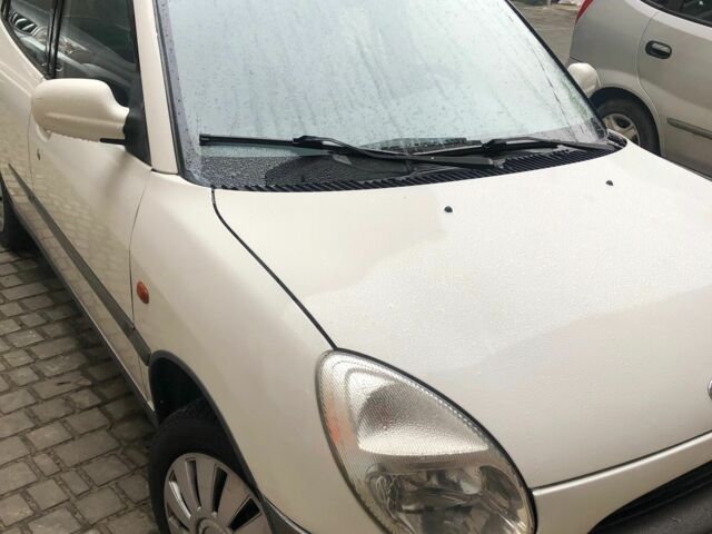 Білий Дайхатсу Sirion, об'ємом двигуна 1 л та пробігом 166 тис. км за 3300 $, фото 3 на Automoto.ua