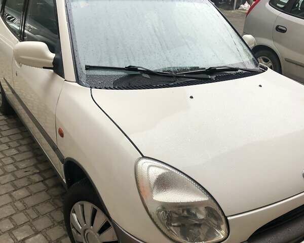 Білий Дайхатсу Sirion, об'ємом двигуна 1 л та пробігом 166 тис. км за 3300 $, фото 3 на Automoto.ua