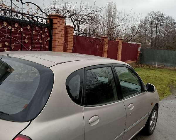 Бежевый Дайхатсу Сирион, объемом двигателя 0.99 л и пробегом 290 тыс. км за 1900 $, фото 11 на Automoto.ua