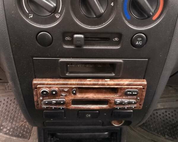 Бежевый Дайхатсу Сирион, объемом двигателя 0.99 л и пробегом 290 тыс. км за 1900 $, фото 10 на Automoto.ua