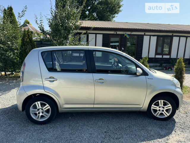 Бежевий Дайхатсу Sirion, об'ємом двигуна 1.3 л та пробігом 300 тис. км за 3900 $, фото 2 на Automoto.ua