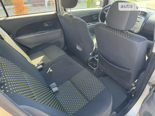 Бежевий Дайхатсу Sirion, об'ємом двигуна 1.3 л та пробігом 300 тис. км за 3900 $, фото 9 на Automoto.ua