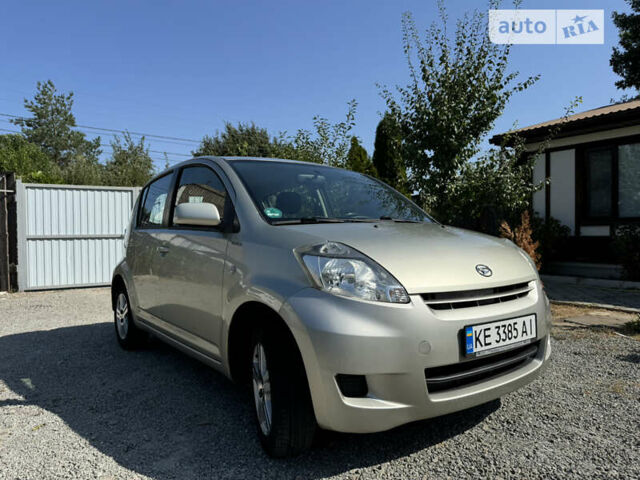 Бежевий Дайхатсу Sirion, об'ємом двигуна 1.3 л та пробігом 300 тис. км за 3900 $, фото 1 на Automoto.ua