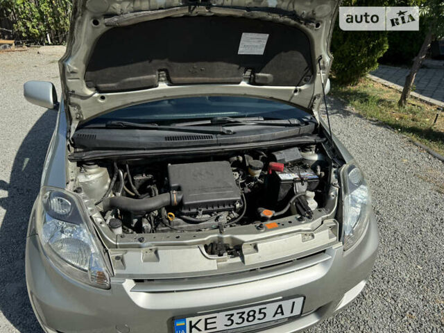 Бежевий Дайхатсу Sirion, об'ємом двигуна 1.3 л та пробігом 300 тис. км за 3900 $, фото 12 на Automoto.ua