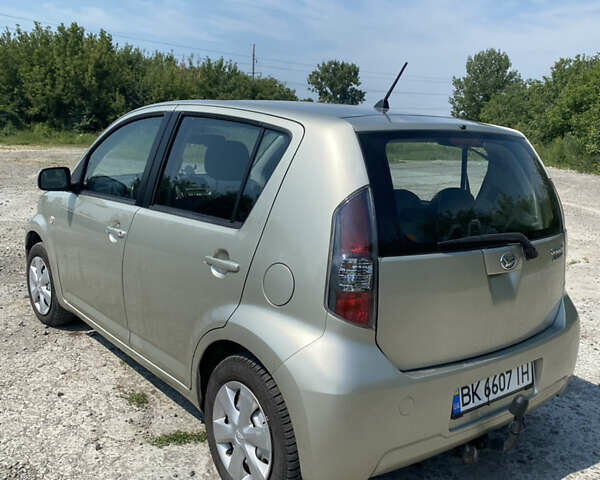 Бежевий Дайхатсу Sirion, об'ємом двигуна 1 л та пробігом 190 тис. км за 3800 $, фото 5 на Automoto.ua