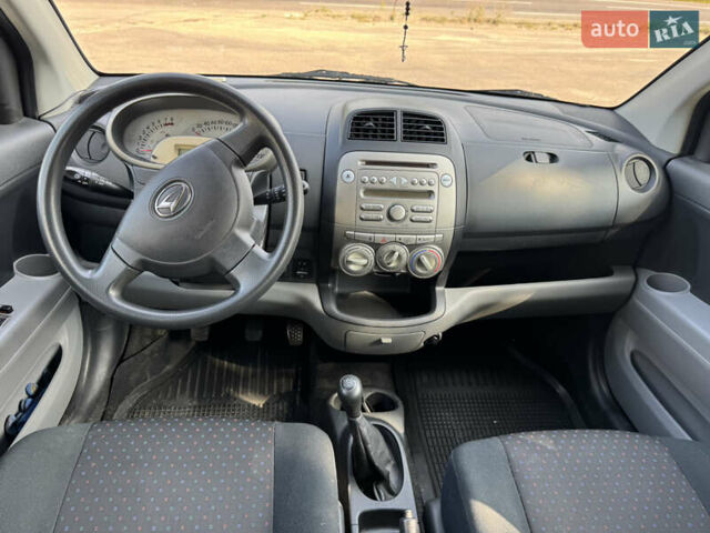 Чорний Дайхатсу Sirion, об'ємом двигуна 1 л та пробігом 116 тис. км за 5299 $, фото 20 на Automoto.ua