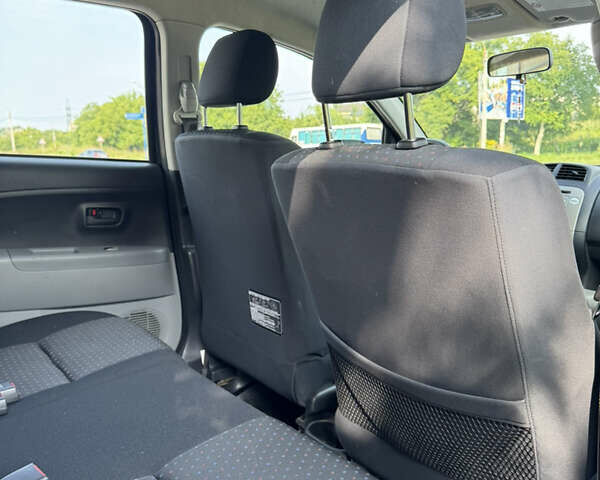 Чорний Дайхатсу Sirion, об'ємом двигуна 1 л та пробігом 116 тис. км за 4200 $, фото 27 на Automoto.ua